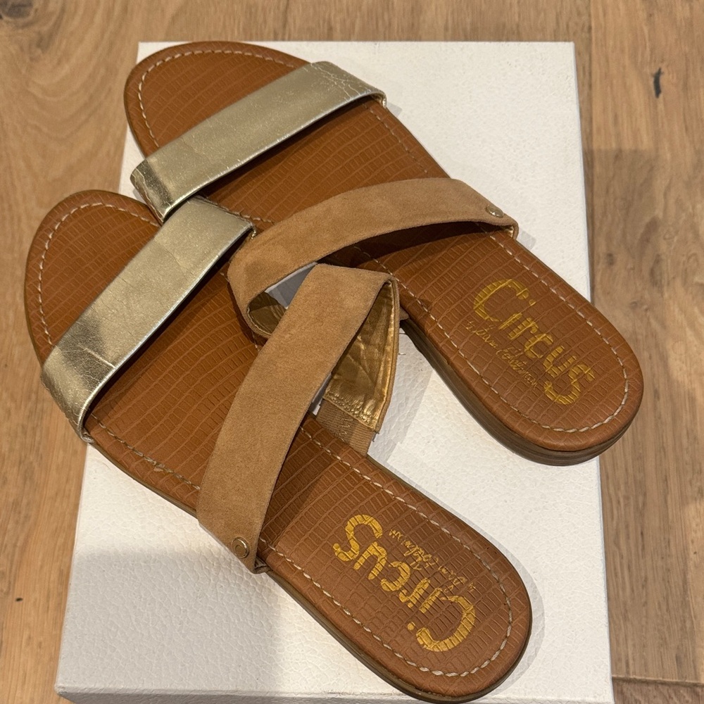 Circus by Sam Edelman Brown and Gold Sandals